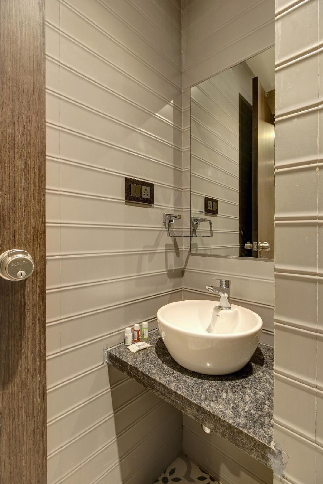 Magnus Fortune House Business Hotel , Magarpatta Mundhva Εξωτερικό φωτογραφία
